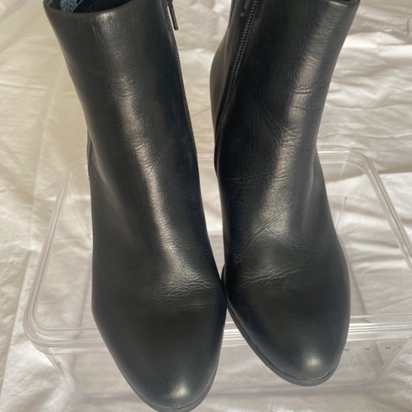 Vionic  Women's Kennedy Ankle Boot Black Size 8.5 - Picture 6 of 9